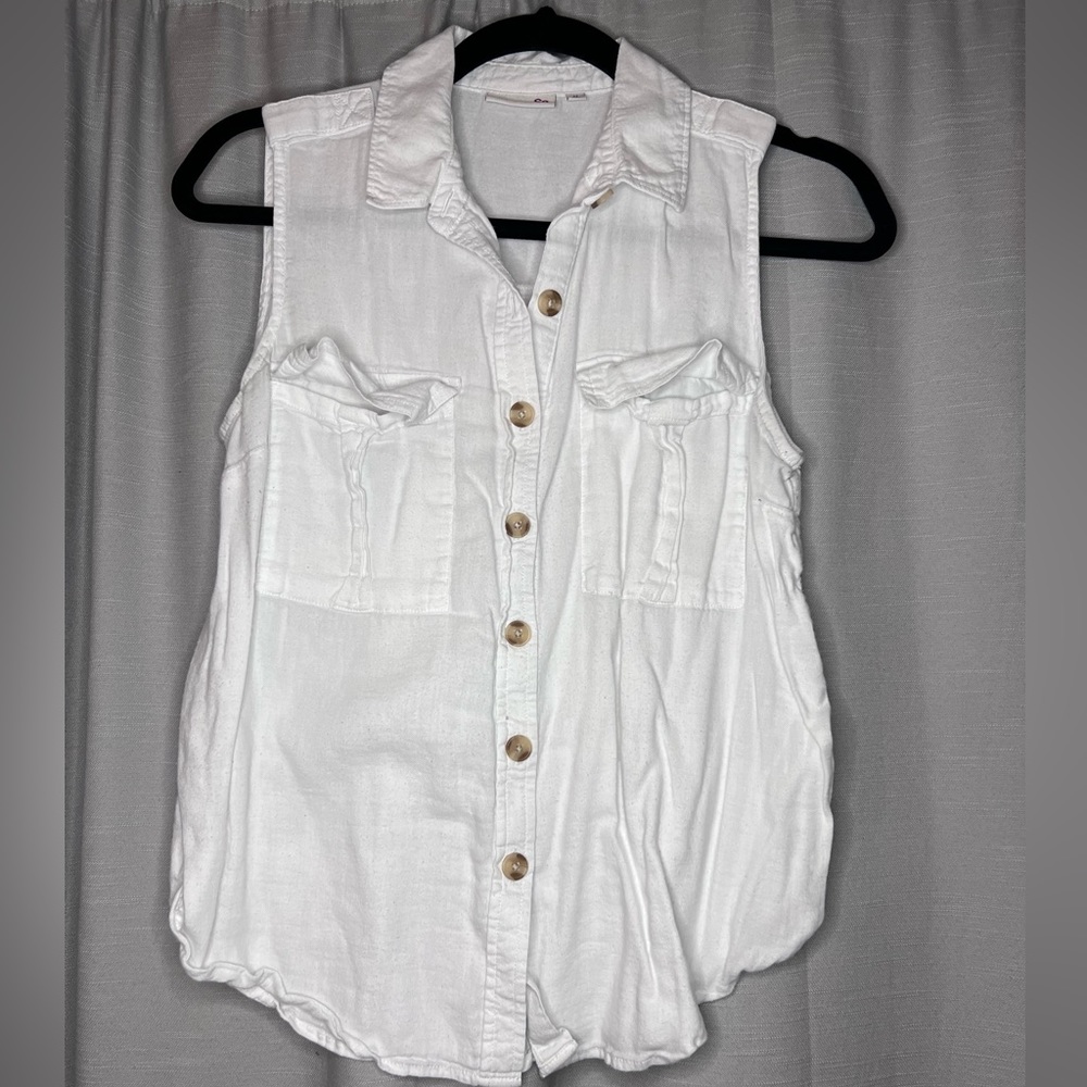 So Kohl’s Brand Size M White Button-Down Sleeveless Blouse